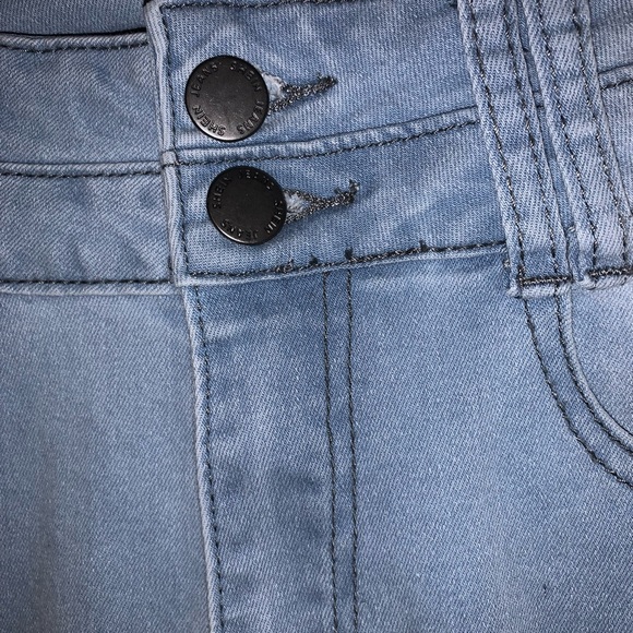 NWT, SHEIN Blue Jeans, Size 25 inches - Picture 3 of 5